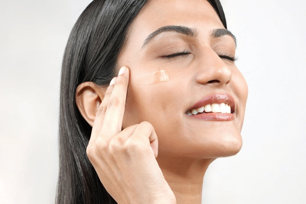 Combat acne & oiliness with Salicylic Acid, Retinol & Niacinamide