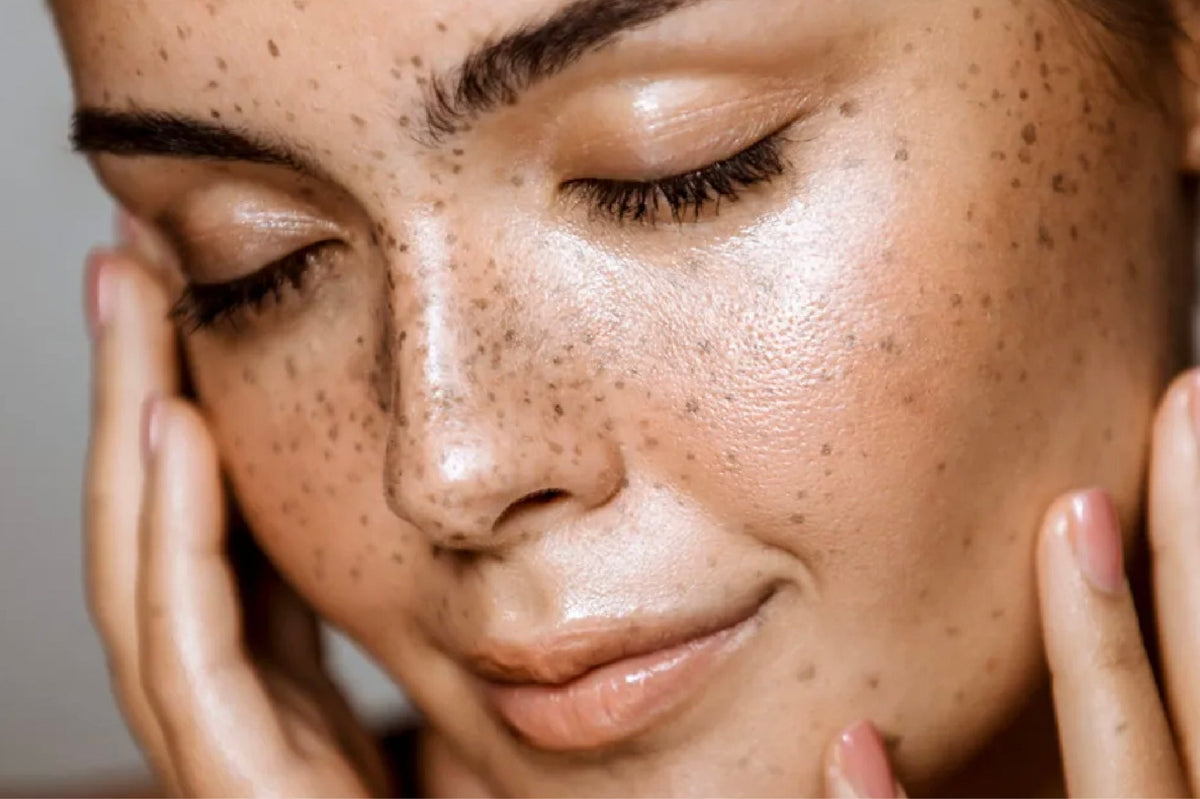 Daily Habits to Maximize the Effects of Your Glow Moisturizer