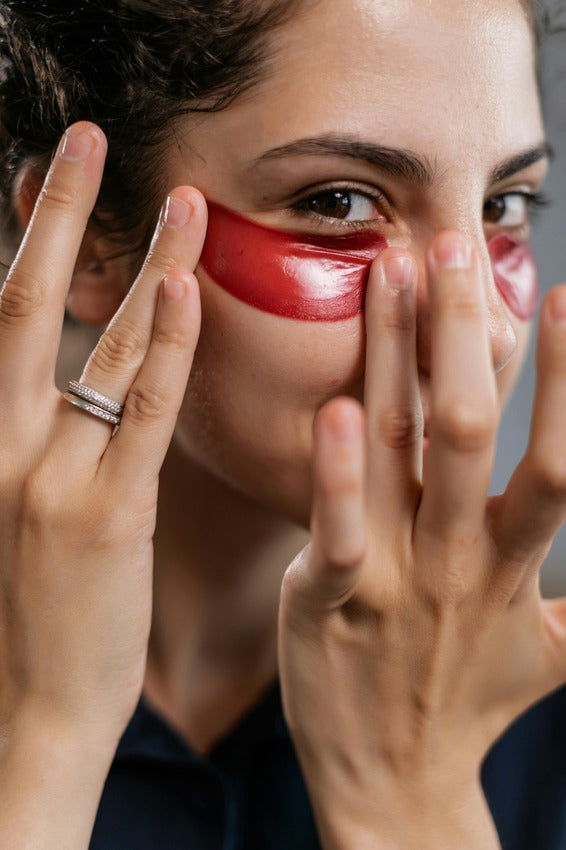 Why Collagen Loss Causes Under Eye Wrinkles and How a Firming Gel Helps