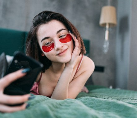 Say Goodbye to Under Eye Creasing with 5 Easy Hacks!